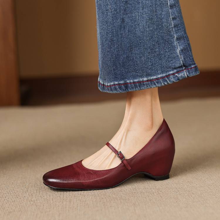 Nera Genuine Leather Pumps