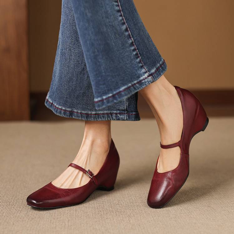 Nera Genuine Leather Pumps
