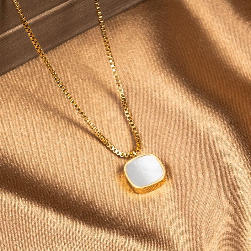 Laria Necklace