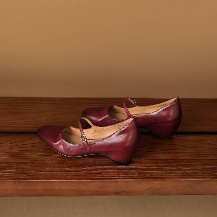 Nera Genuine Leather Pumps