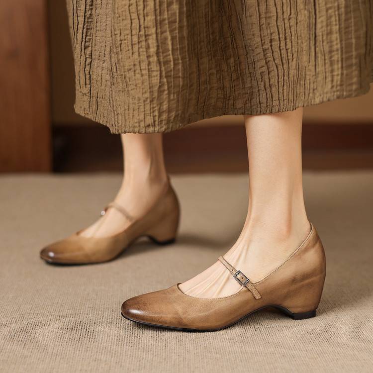 Nera Genuine Leather Pumps