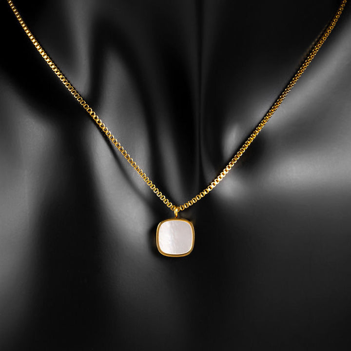 Laria Necklace