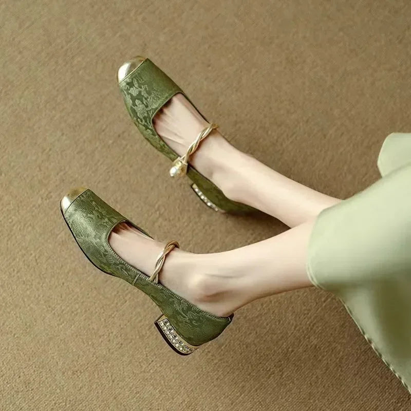 Leila Pumps