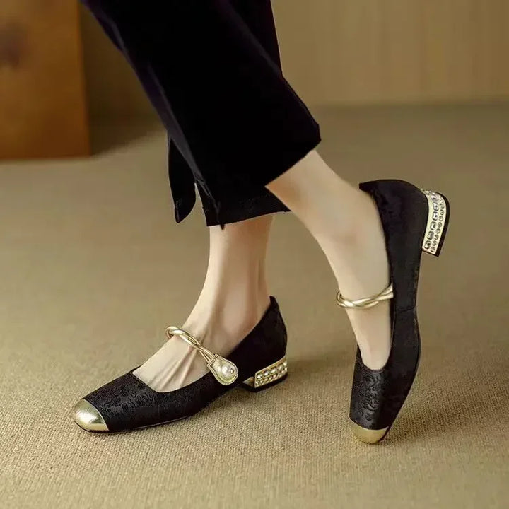 Leila Pumps