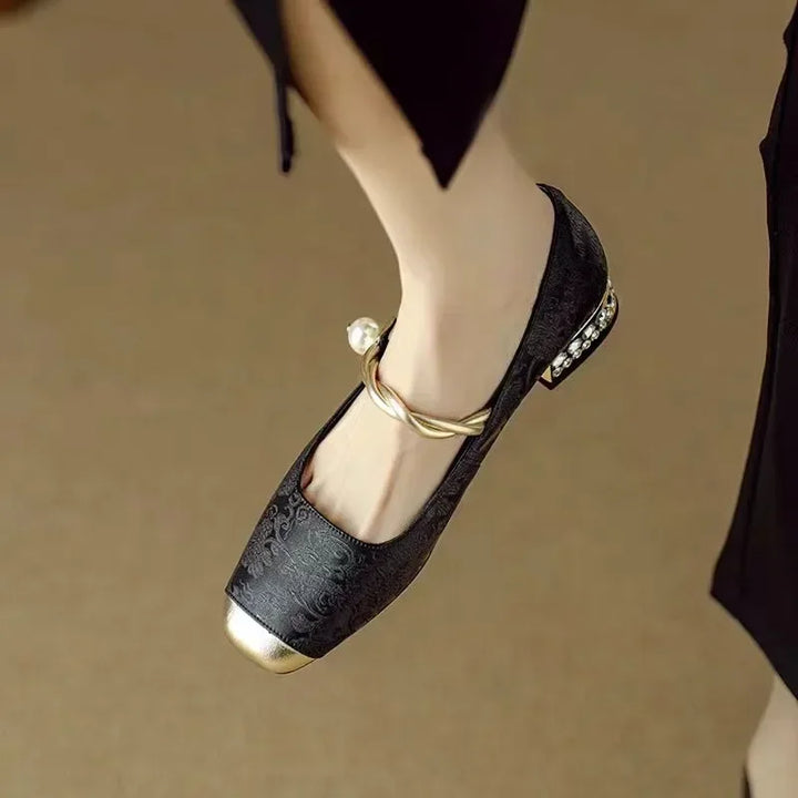 Leila Pumps