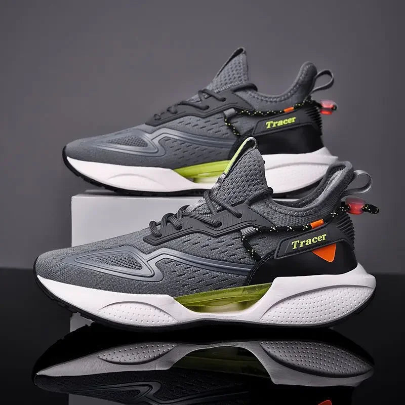 Tracer Sneakers
