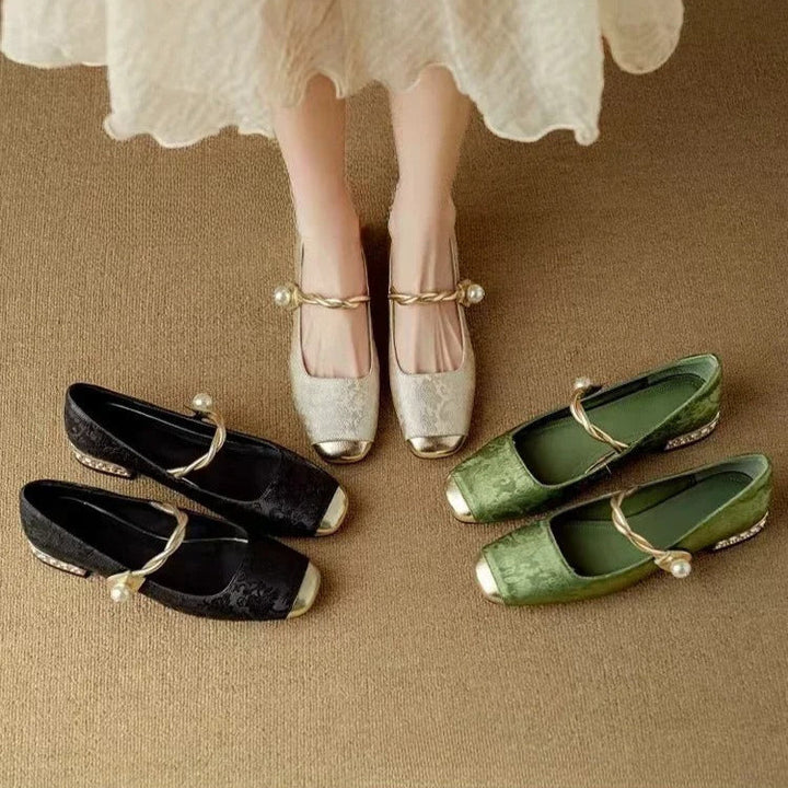 Leila Pumps
