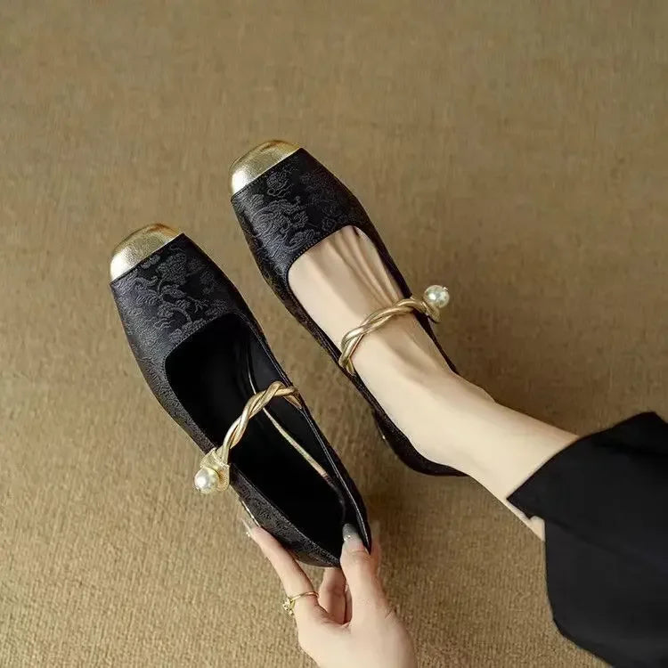 Leila Pumps