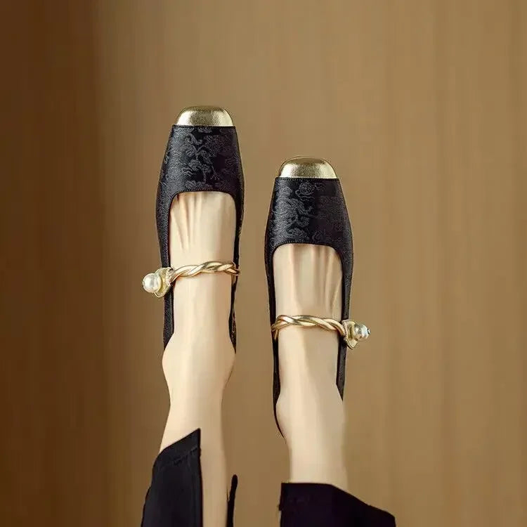 Leila Pumps