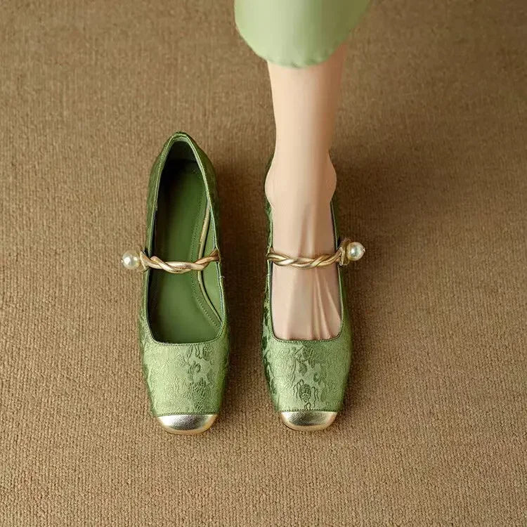 Leila Pumps