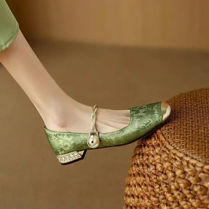 Leila Pumps