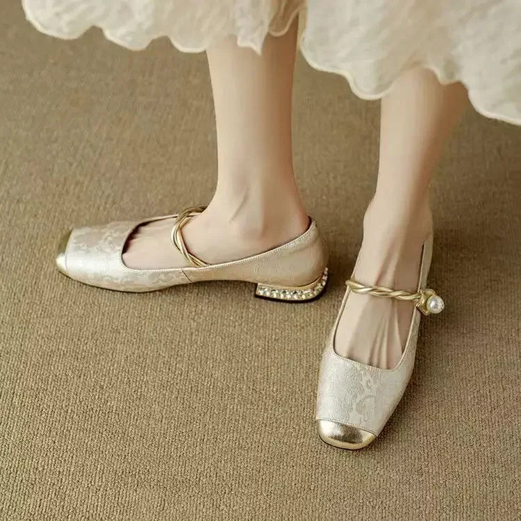 Leila Pumps
