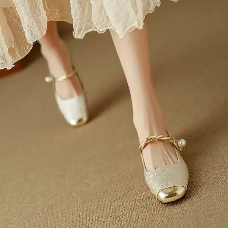 Leila Pumps